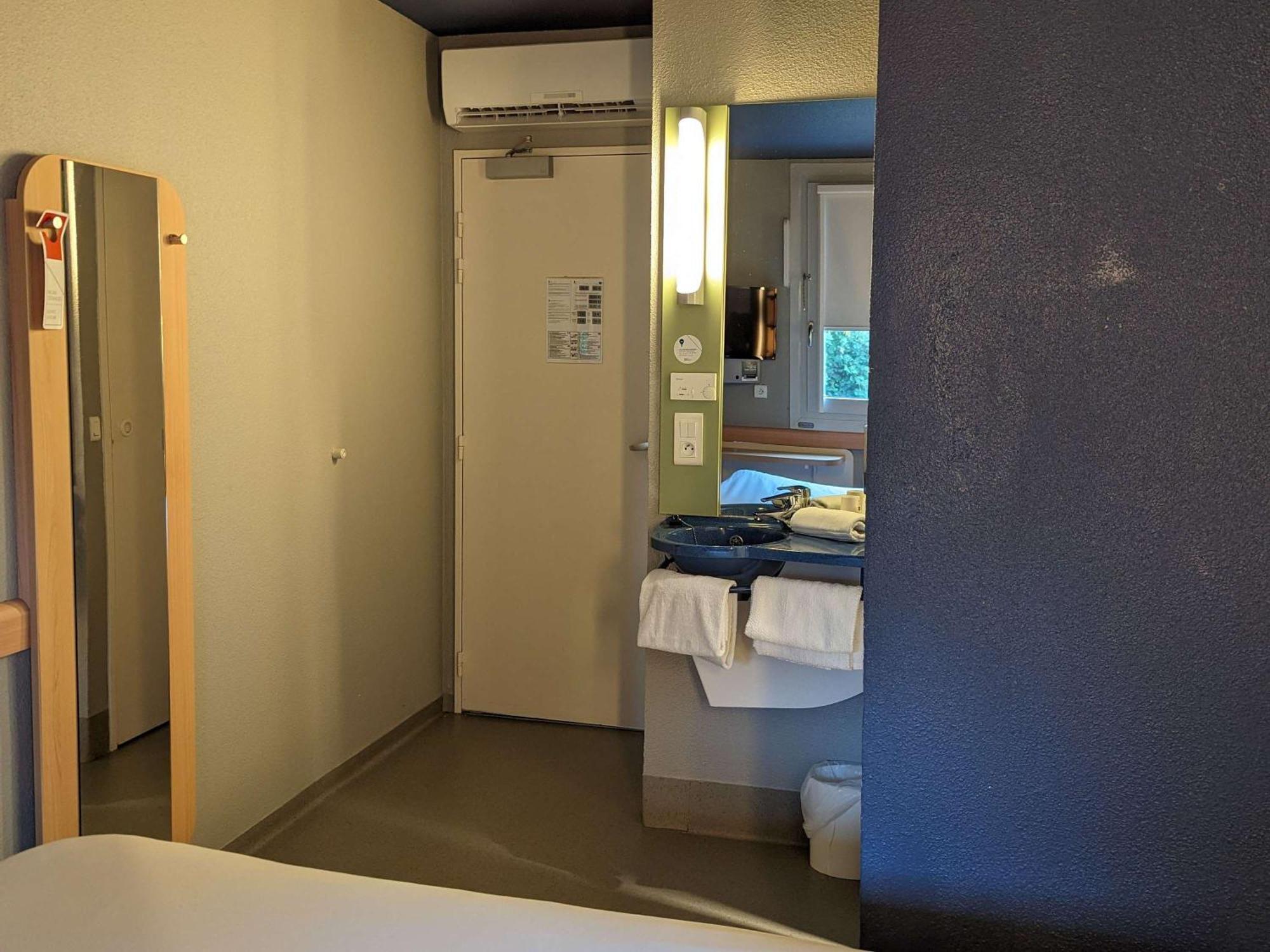 Ibis Budget Saint-Omer Centre Exterior foto